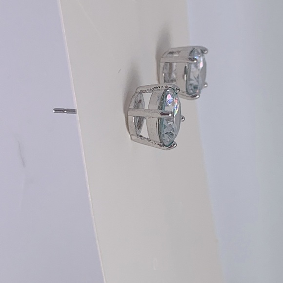 🧡 Cubic Zirconia Earrings🧡 - Picture 3 of 3